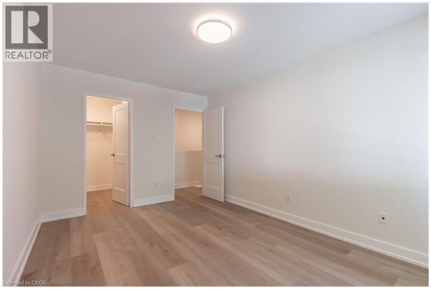 2 bedrooms townhouse for rent in Ontario - photo 1
